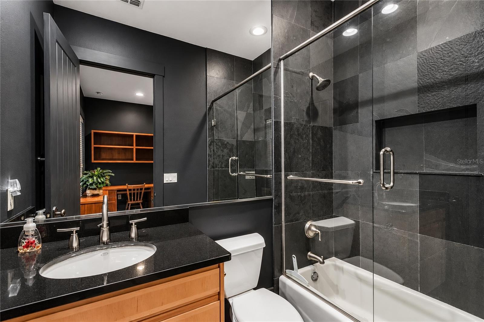 BELLECHASE LAURELS - Residential