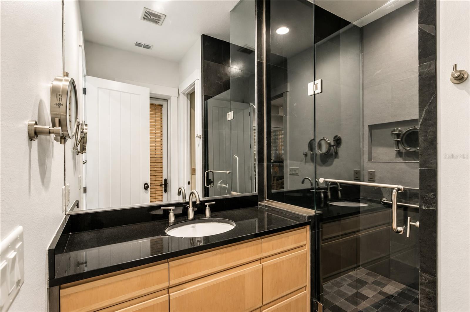 BELLECHASE LAURELS - Residential