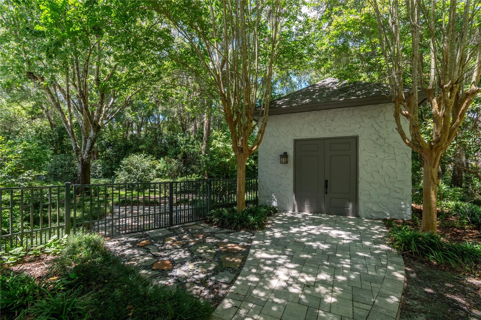 BELLECHASE LAURELS - Residential