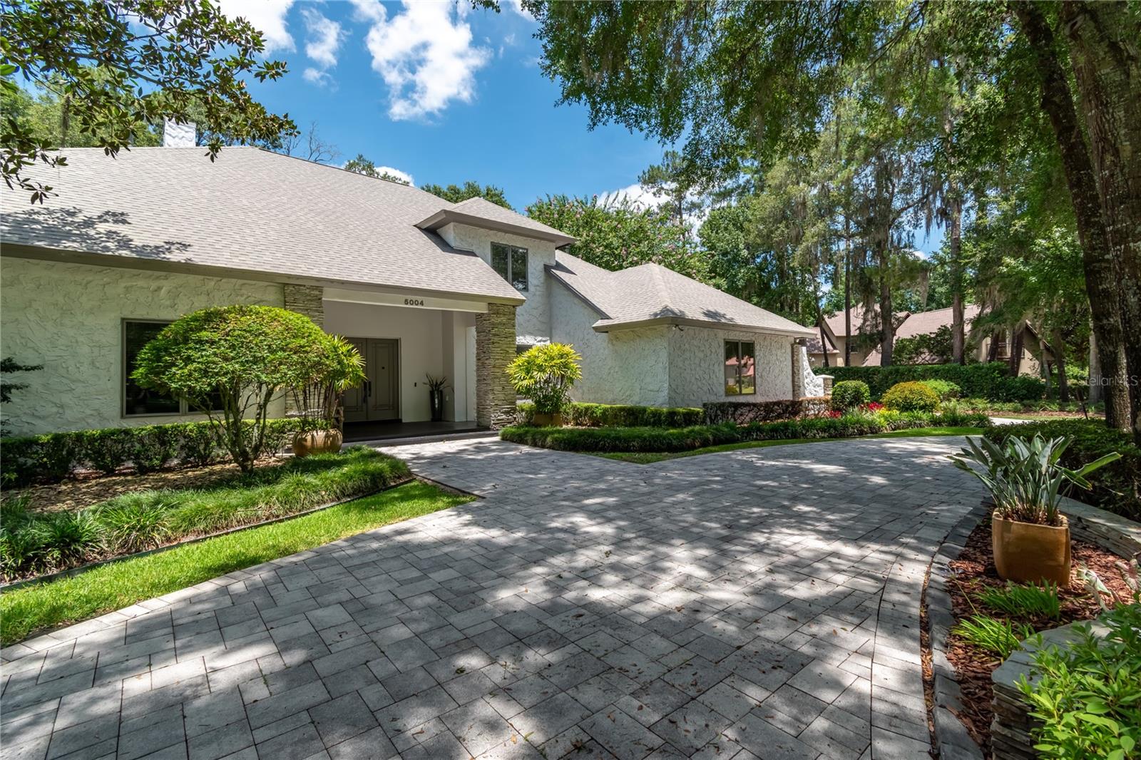 BELLECHASE LAURELS - Residential