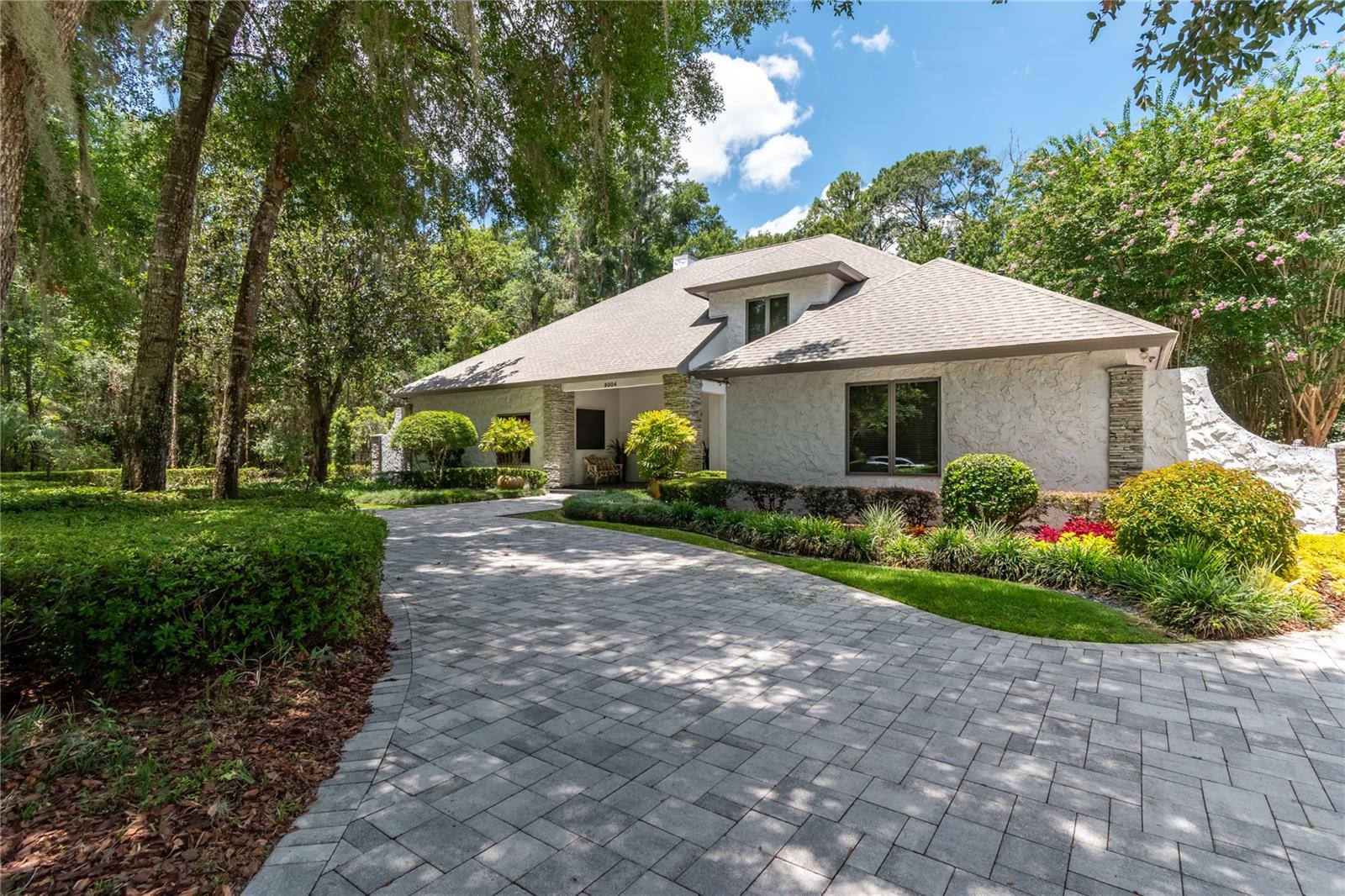 BELLECHASE LAURELS - Residential