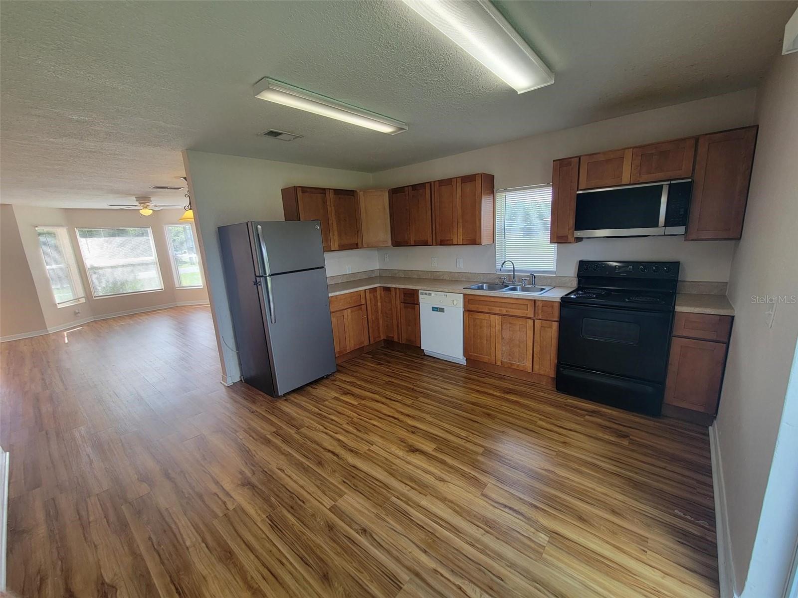 DELTONA LAKES UNIT 36 - Residential Lease