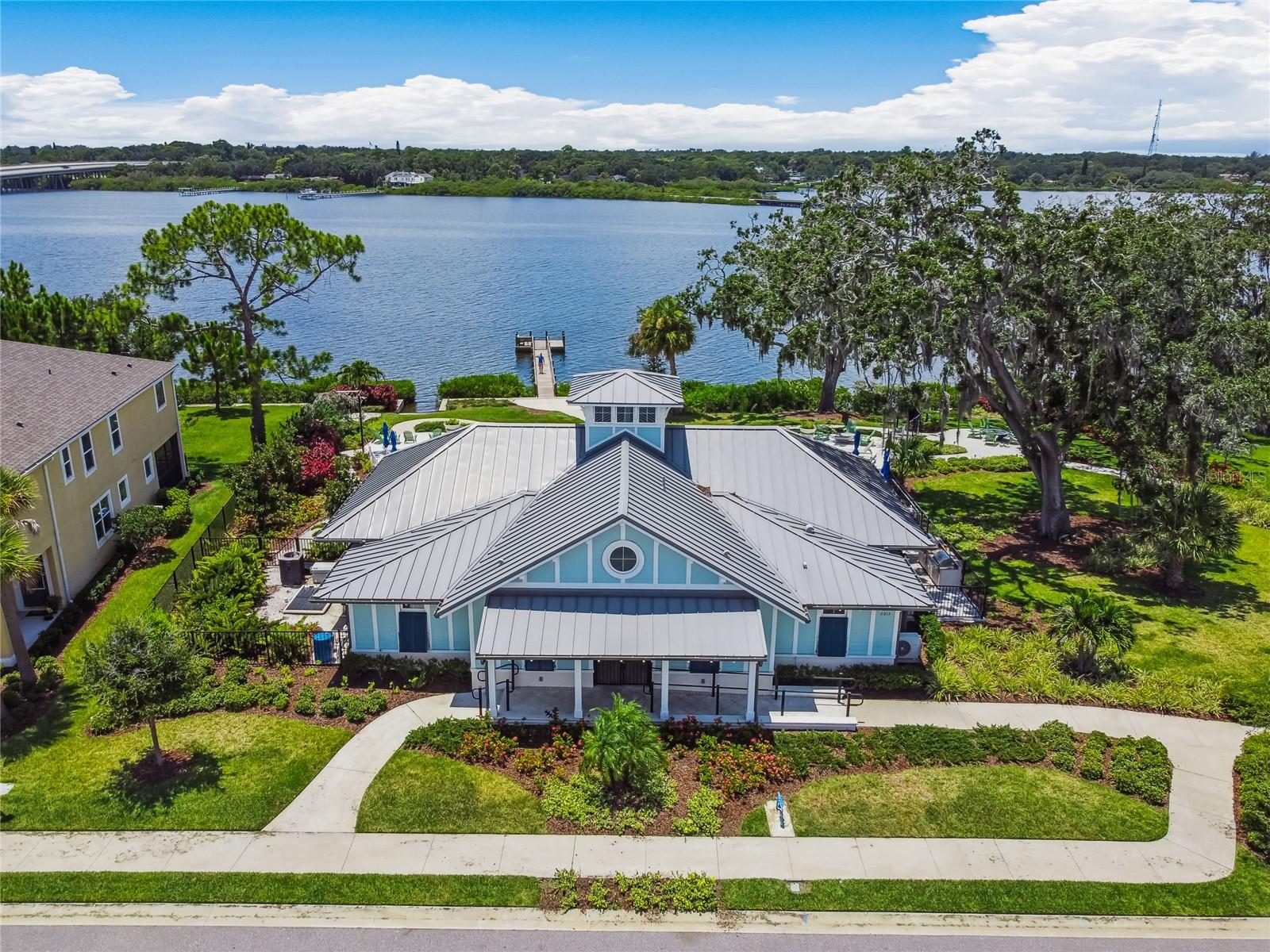 BAYSIDE TERRACE - Residential