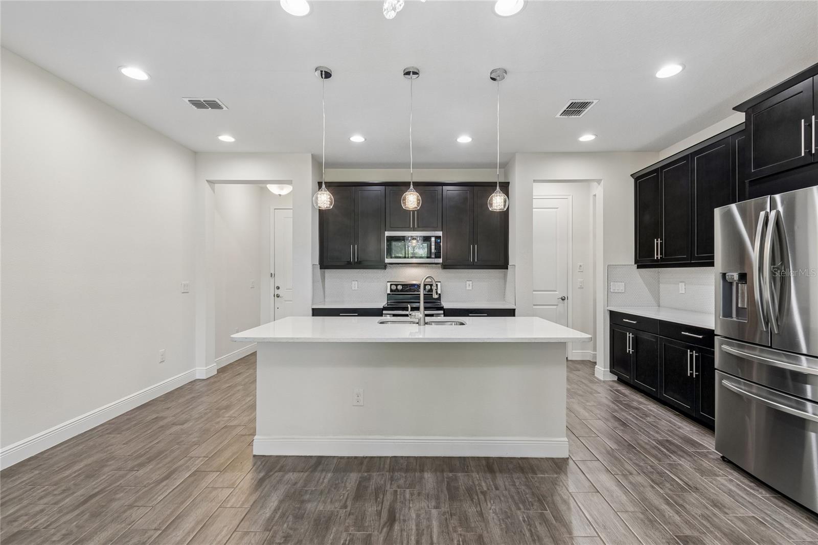 BAYSIDE TERRACE - Residential