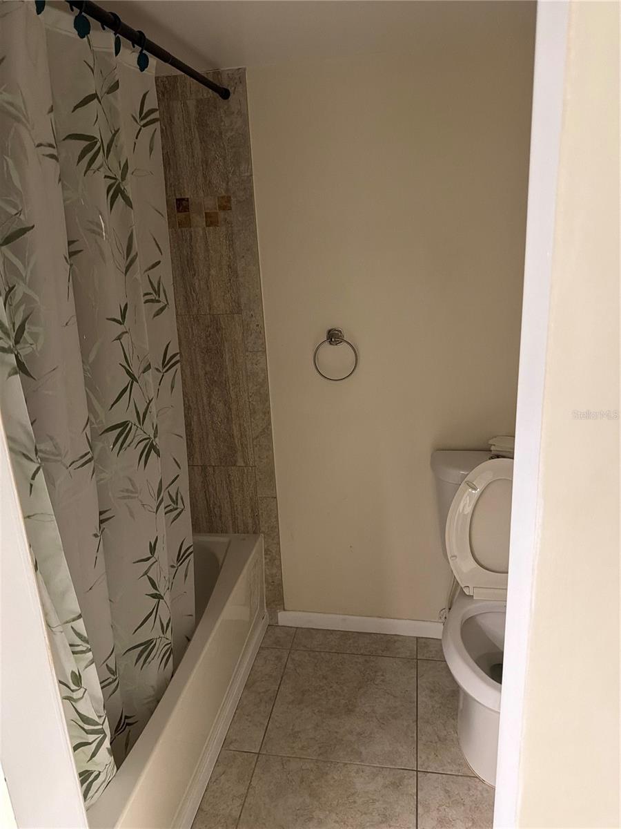 FORESTBROOK III CONDO - Residential Lease