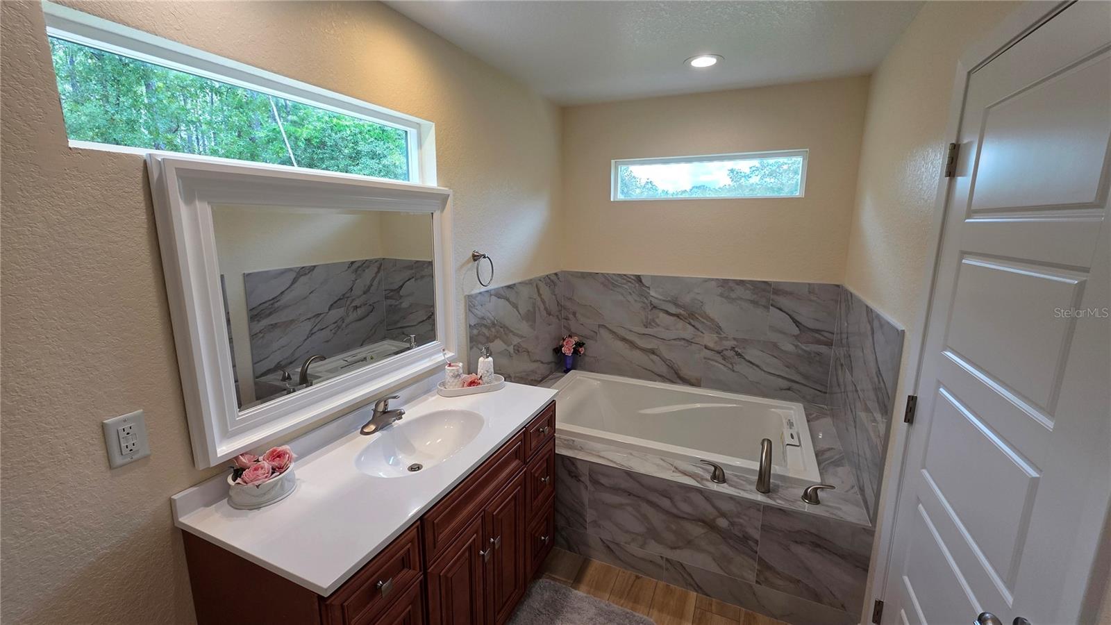 CUE LAKE HILLS - Residential