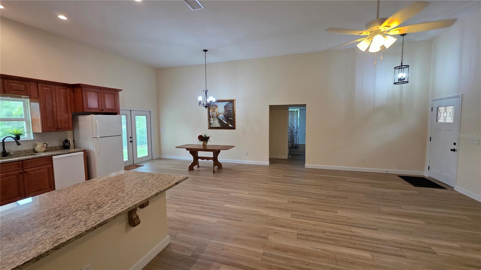 CUE LAKE HILLS - Residential
