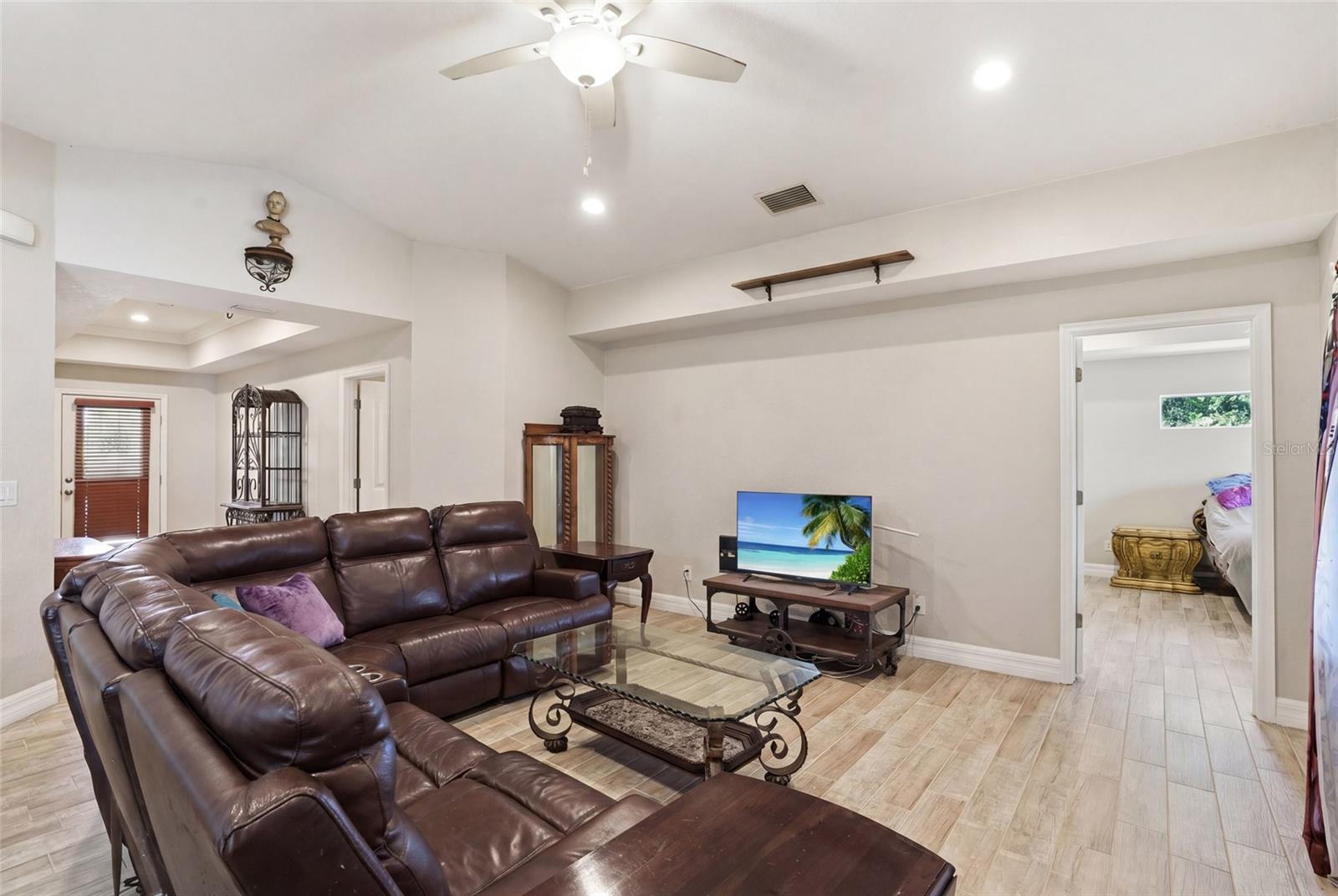 ROTONDA LAKES - Residential