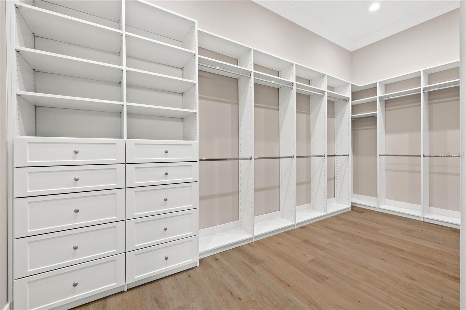 BELLEAIR ESTATES - Residential