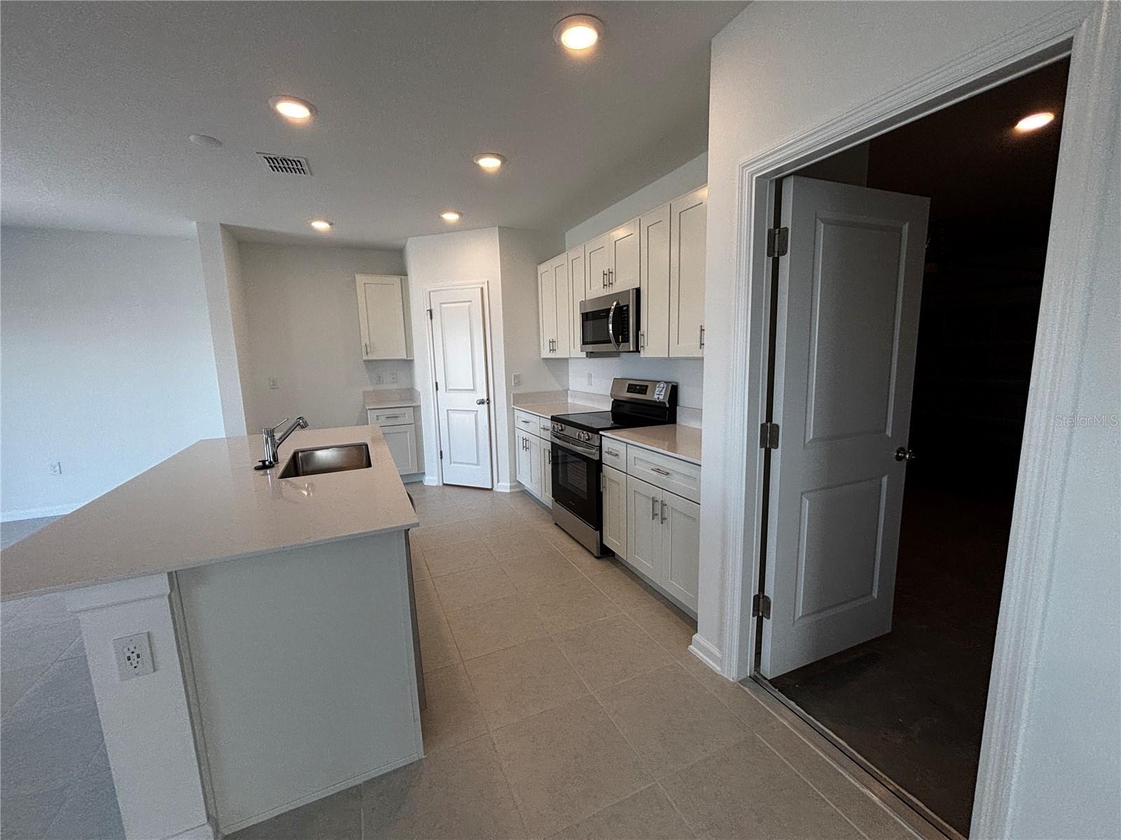 WESTVIEW POD B NEIGHBORHOOD 2A & 2B PH 1 - Residential Lease