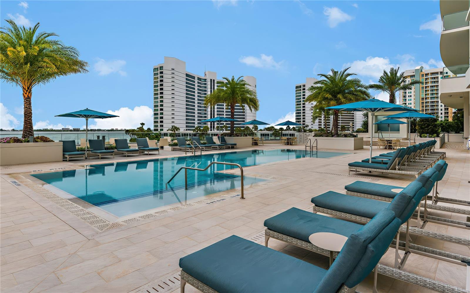 RITZ CARLTON RESIDENCES - Residential