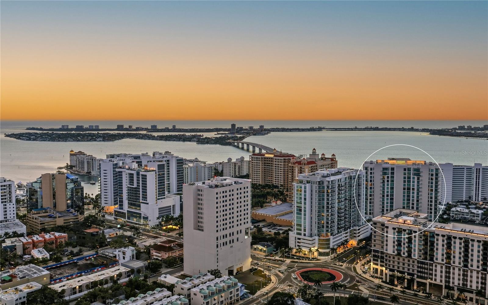 RITZ CARLTON RESIDENCES - Residential