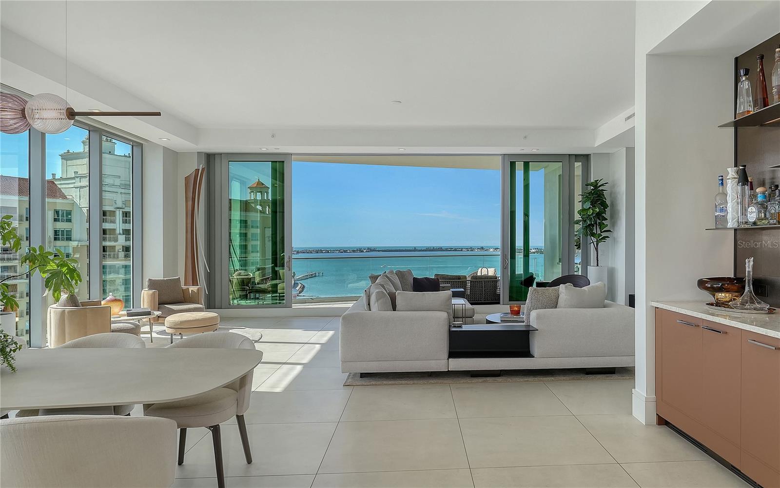 RITZ CARLTON RESIDENCES - Residential