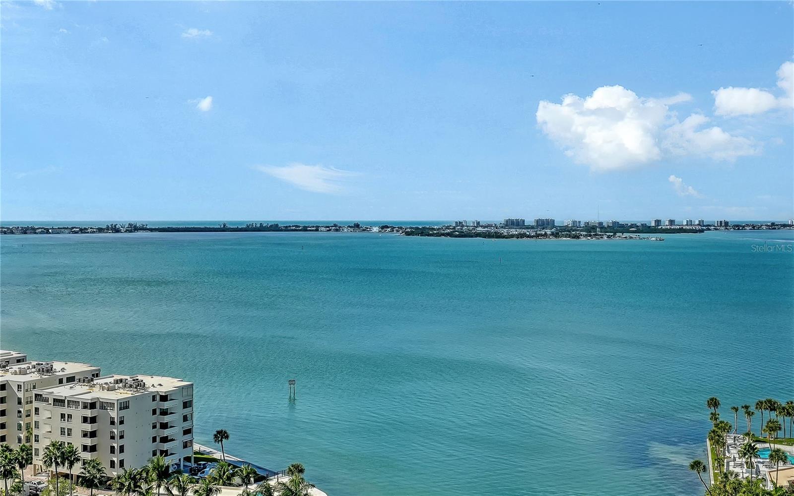 RITZ CARLTON RESIDENCES - Residential