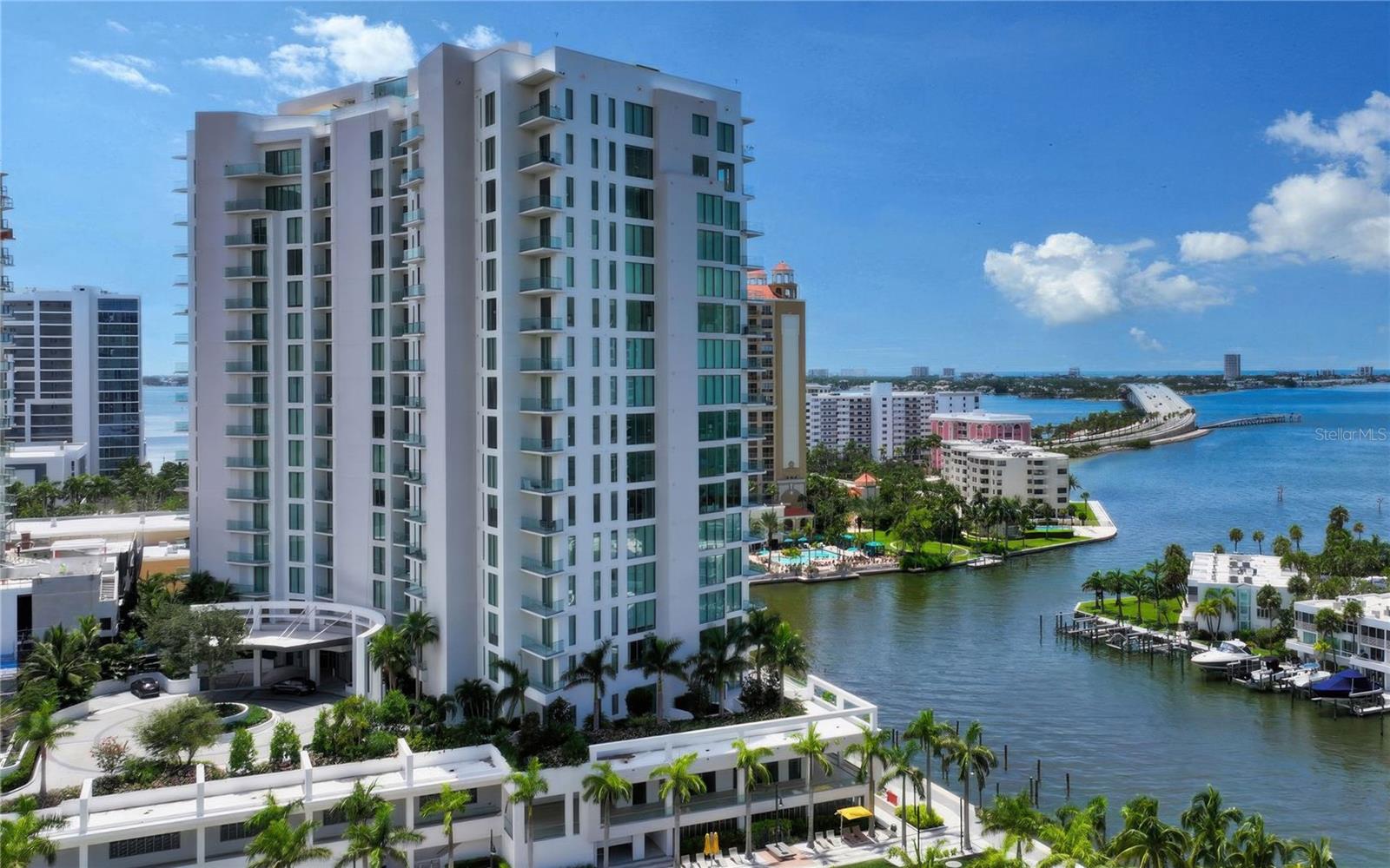 RITZ CARLTON RESIDENCES - Residential