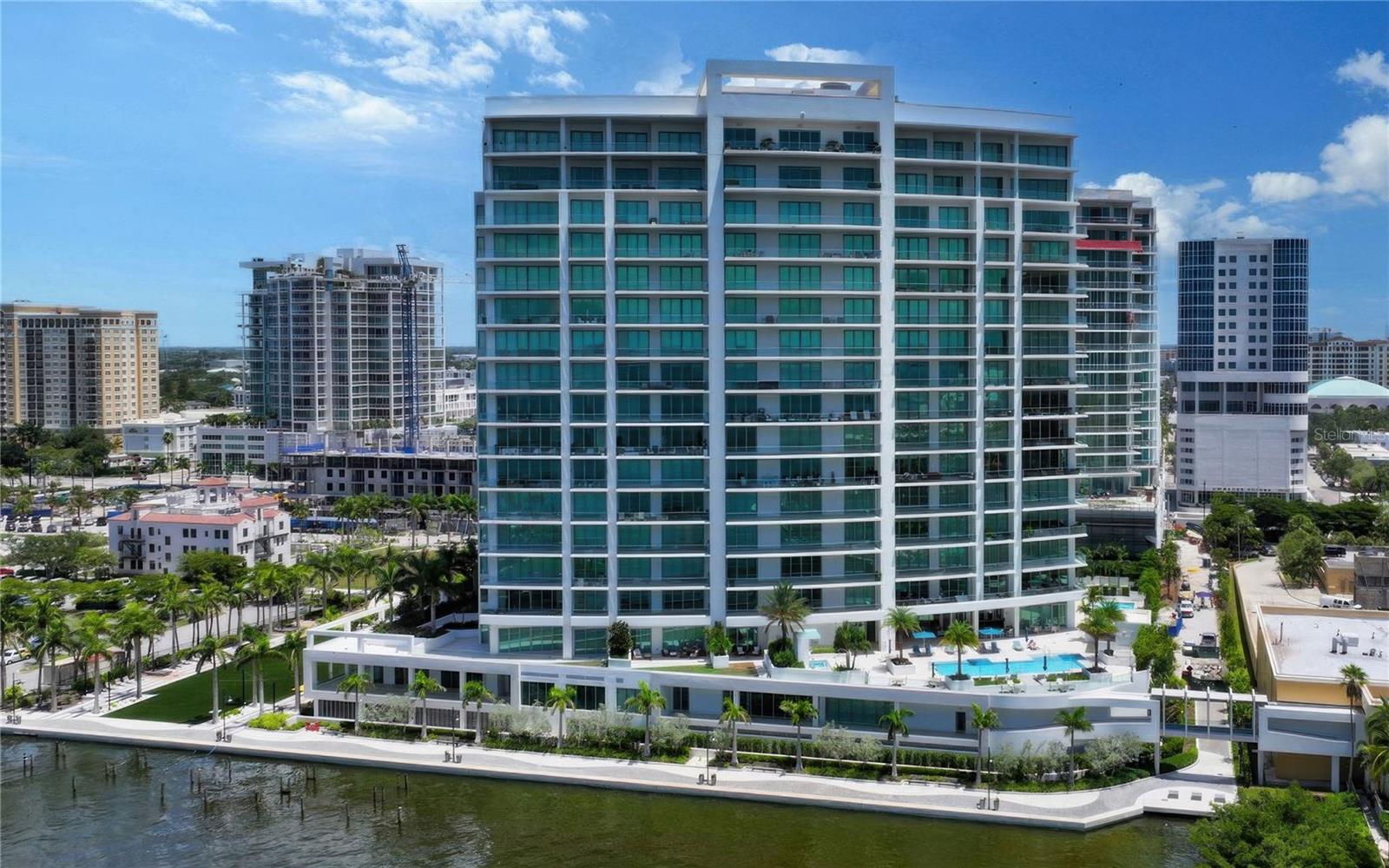 RITZ CARLTON RESIDENCES - Residential