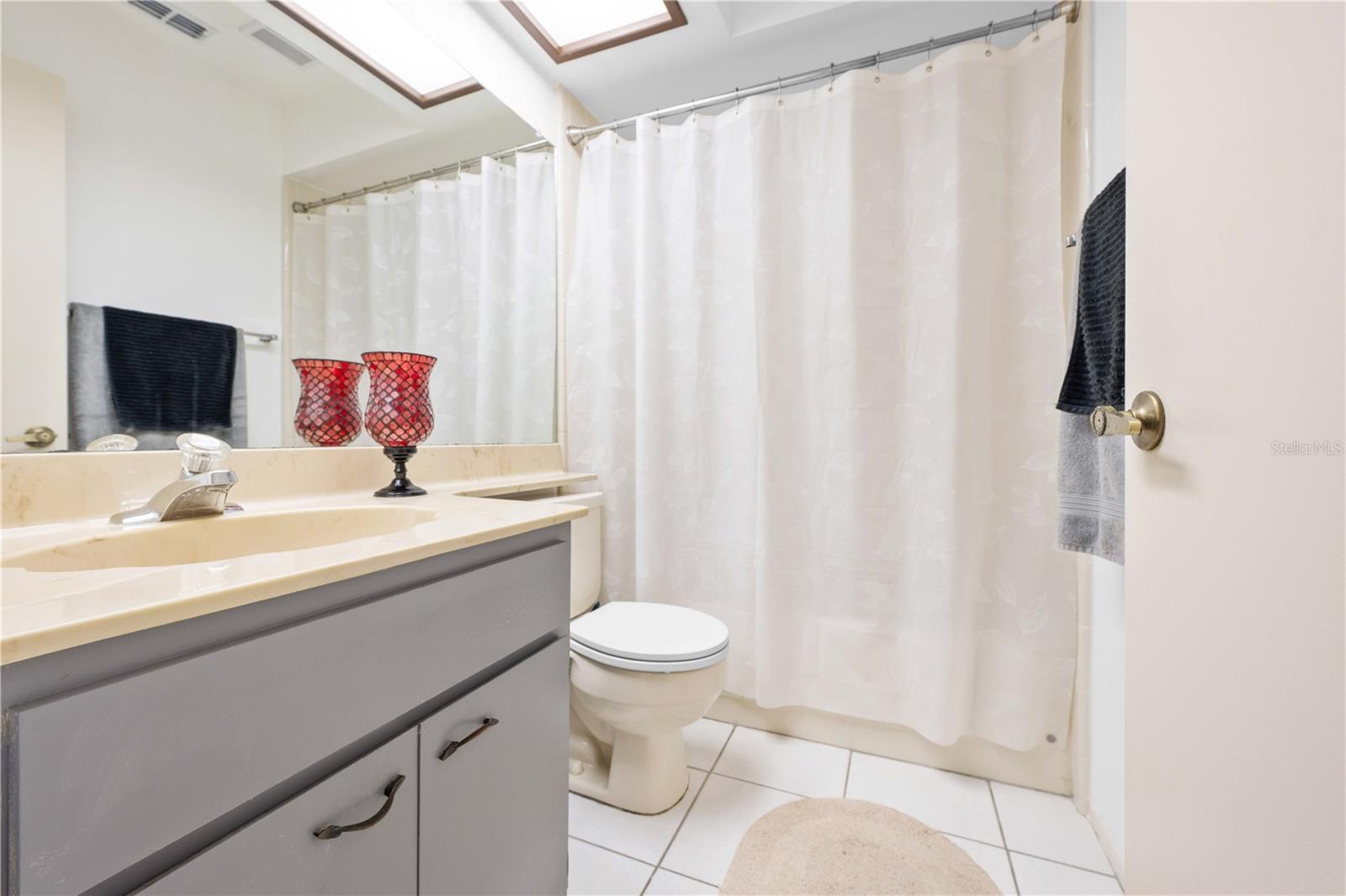 TMBR PINES PN GR VL - Residential