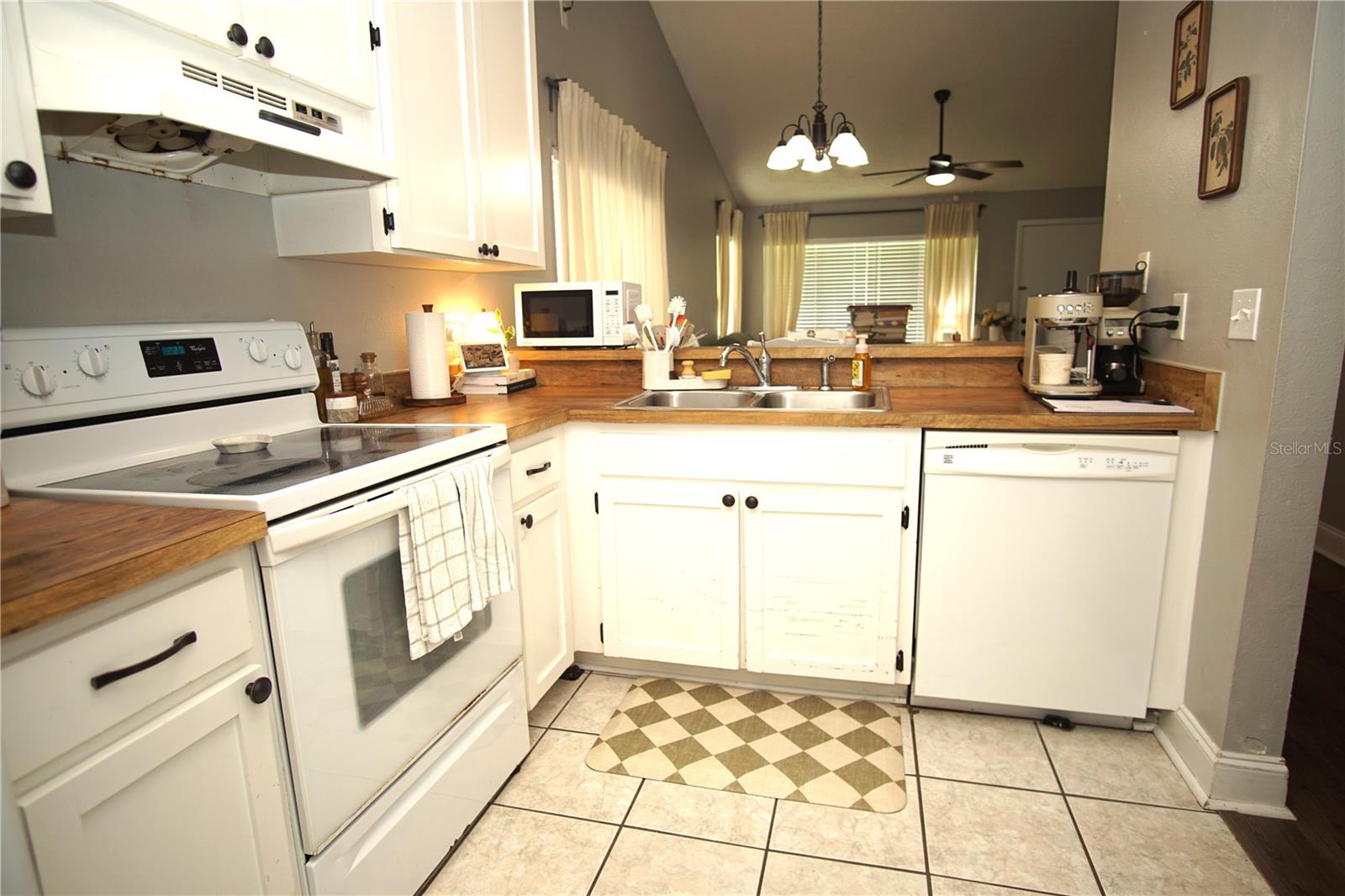 MEADOWOOD CONDO VILLAGE - Residential