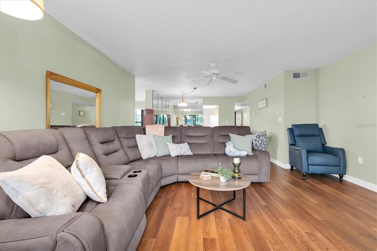 IMPERIAL COVE 14 - Residential