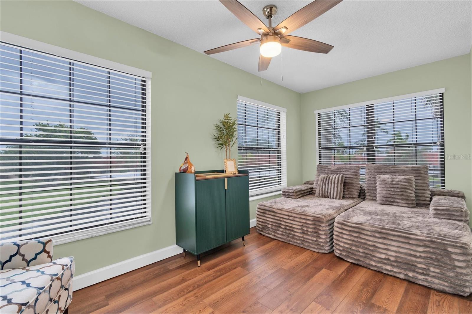 IMPERIAL COVE 14 - Residential