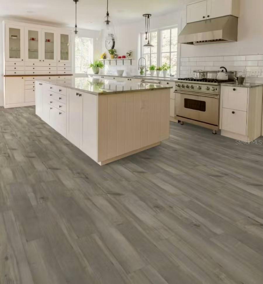 LAKESIDE PRESERVE - Residential