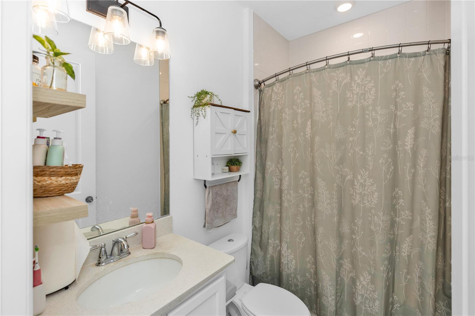 HAMPTON OAKS - Residential