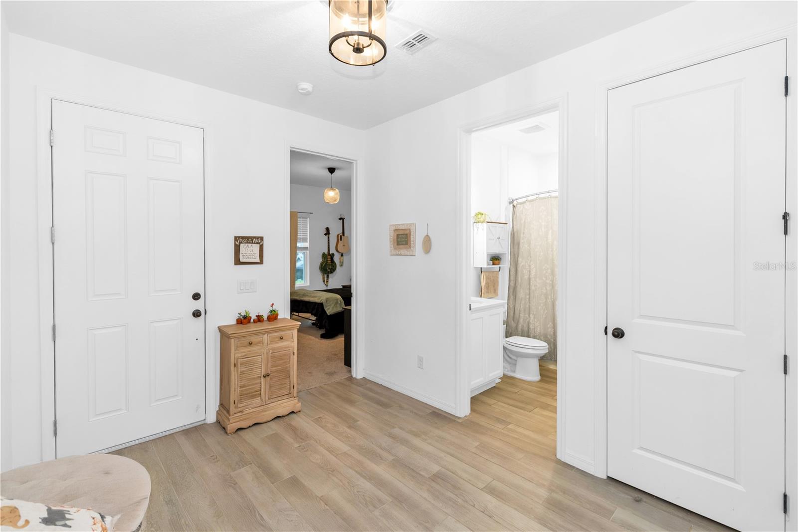 HAMPTON OAKS - Residential
