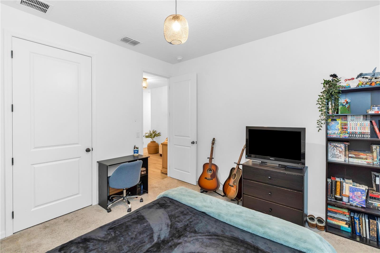 HAMPTON OAKS - Residential