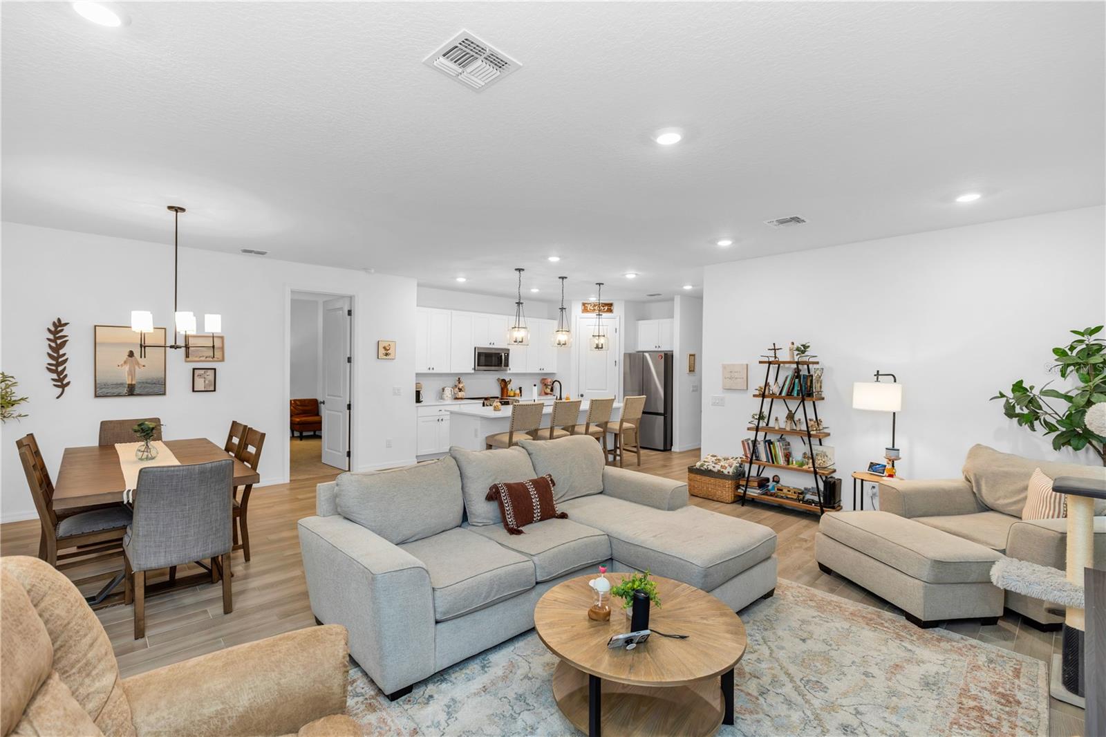 HAMPTON OAKS - Residential