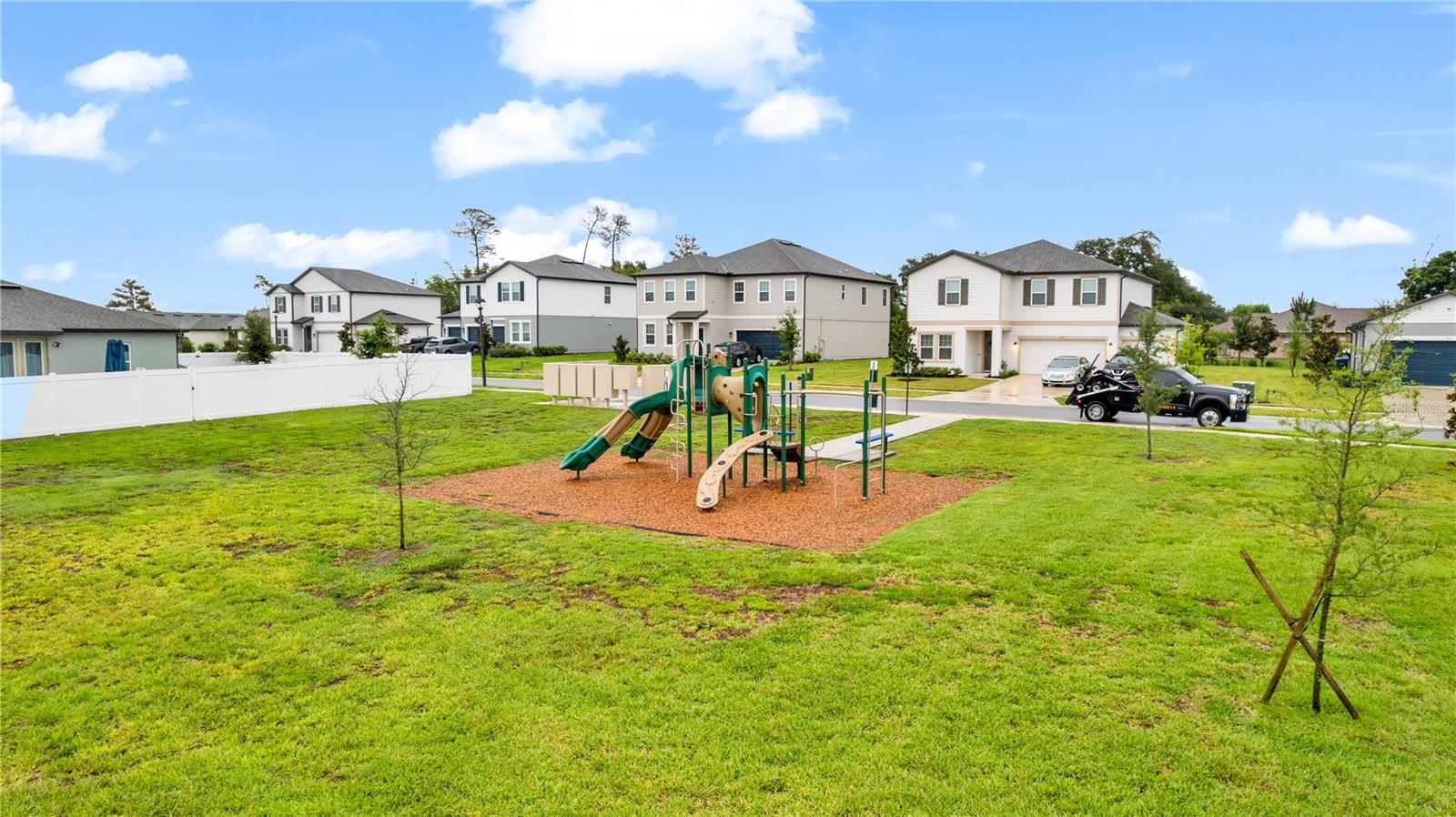 HAMPTON OAKS - Residential