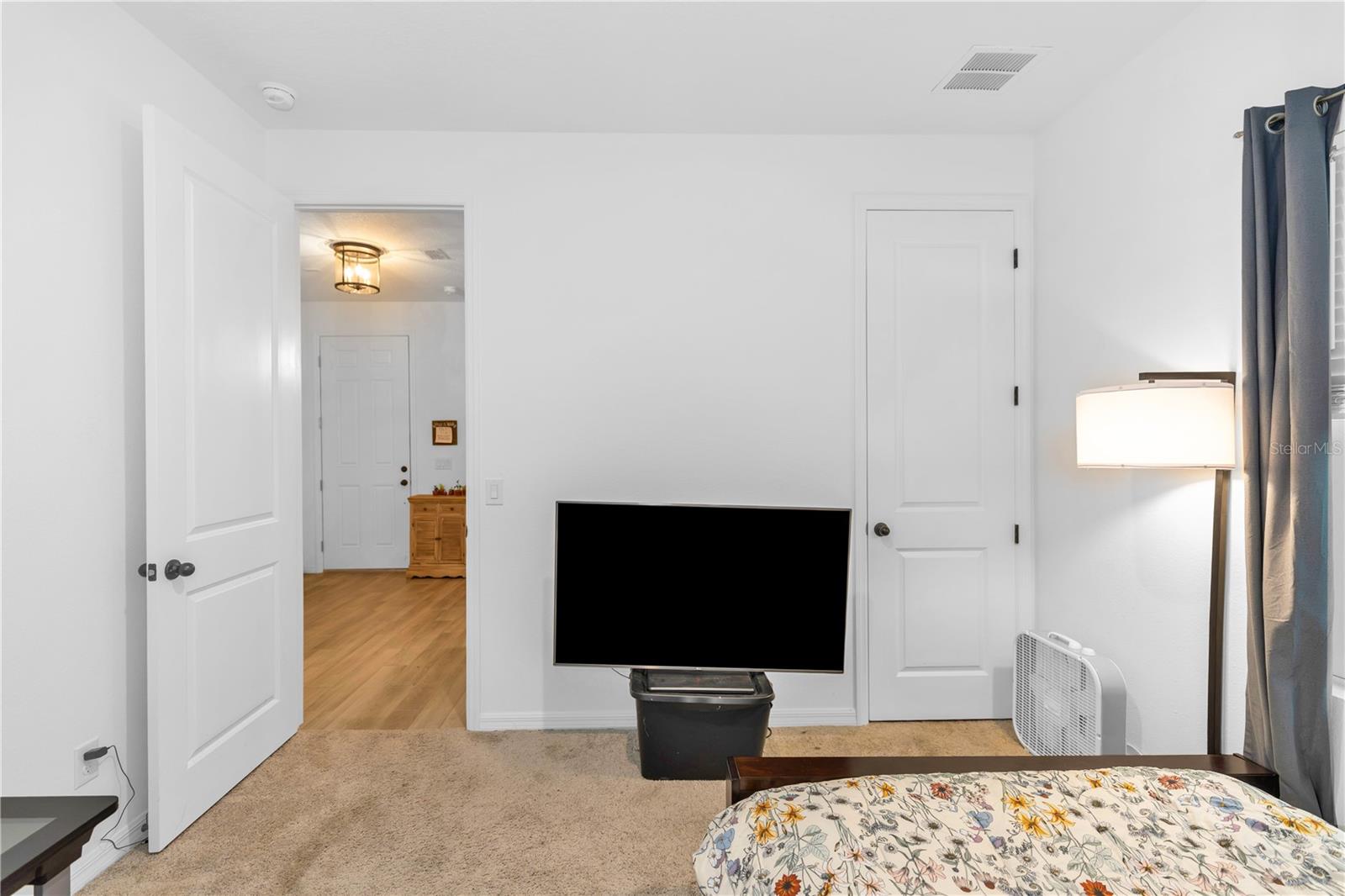 HAMPTON OAKS - Residential