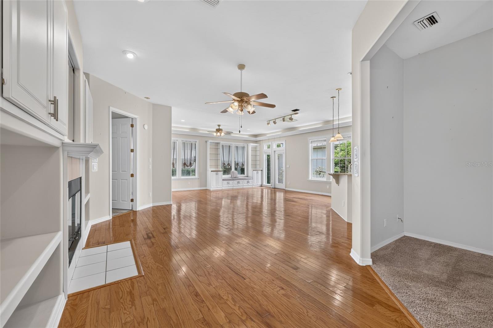 STONEWOOD VILLAS - Residential