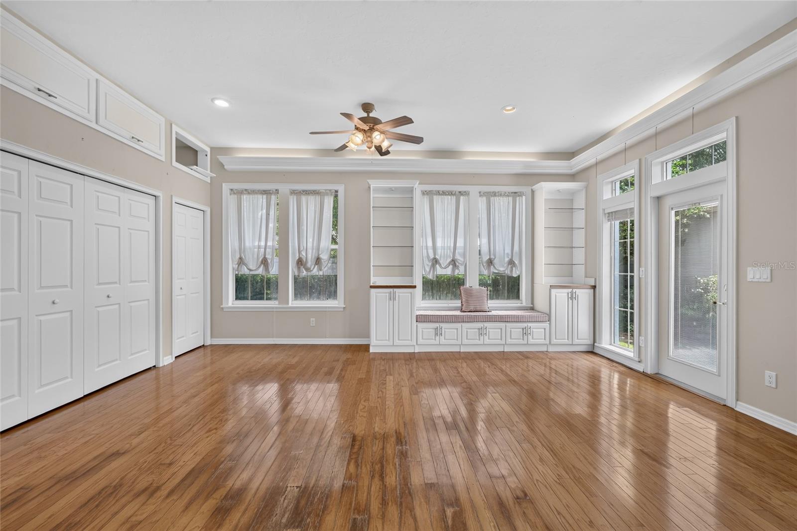 STONEWOOD VILLAS - Residential
