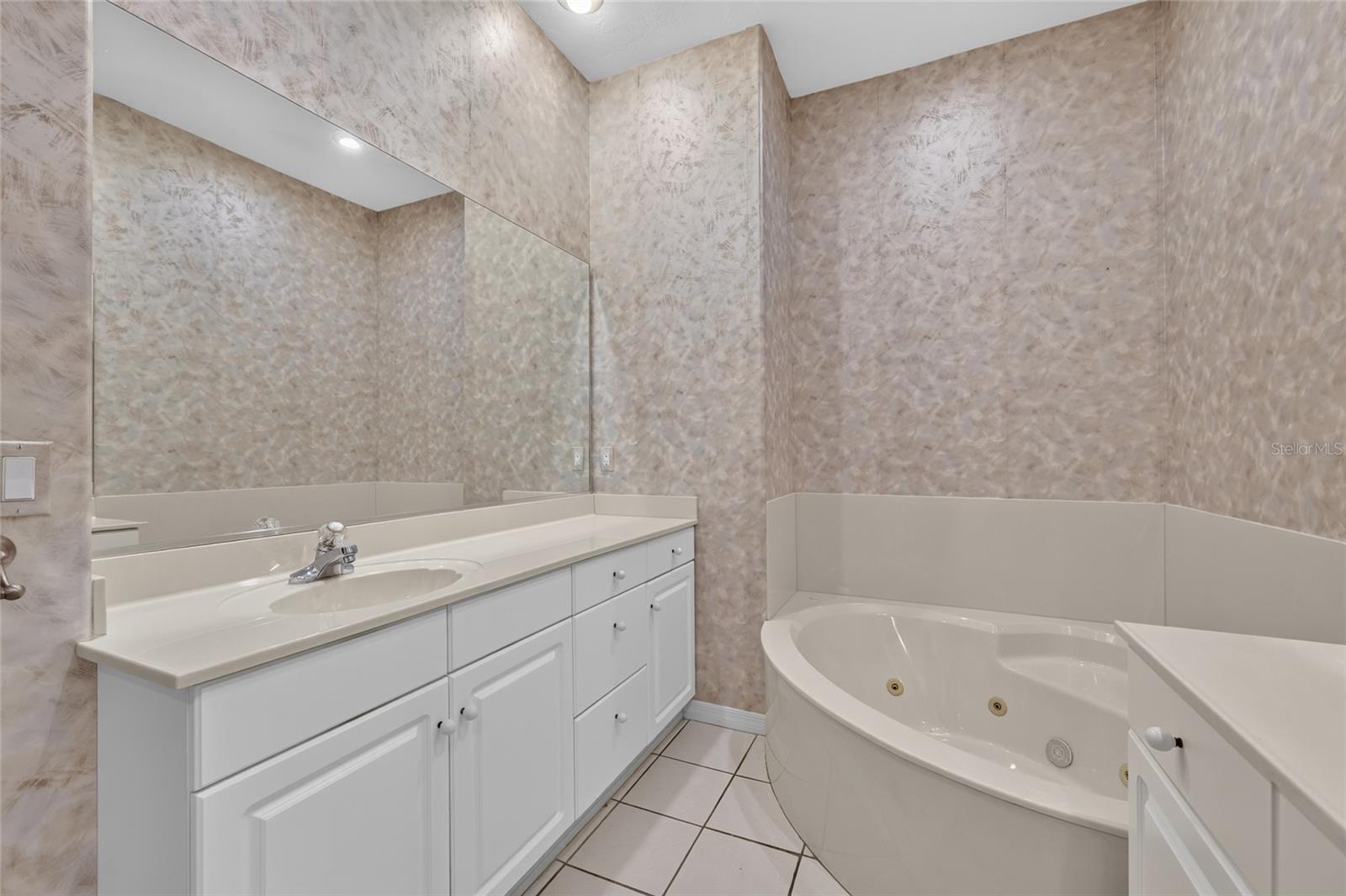 STONEWOOD VILLAS - Residential