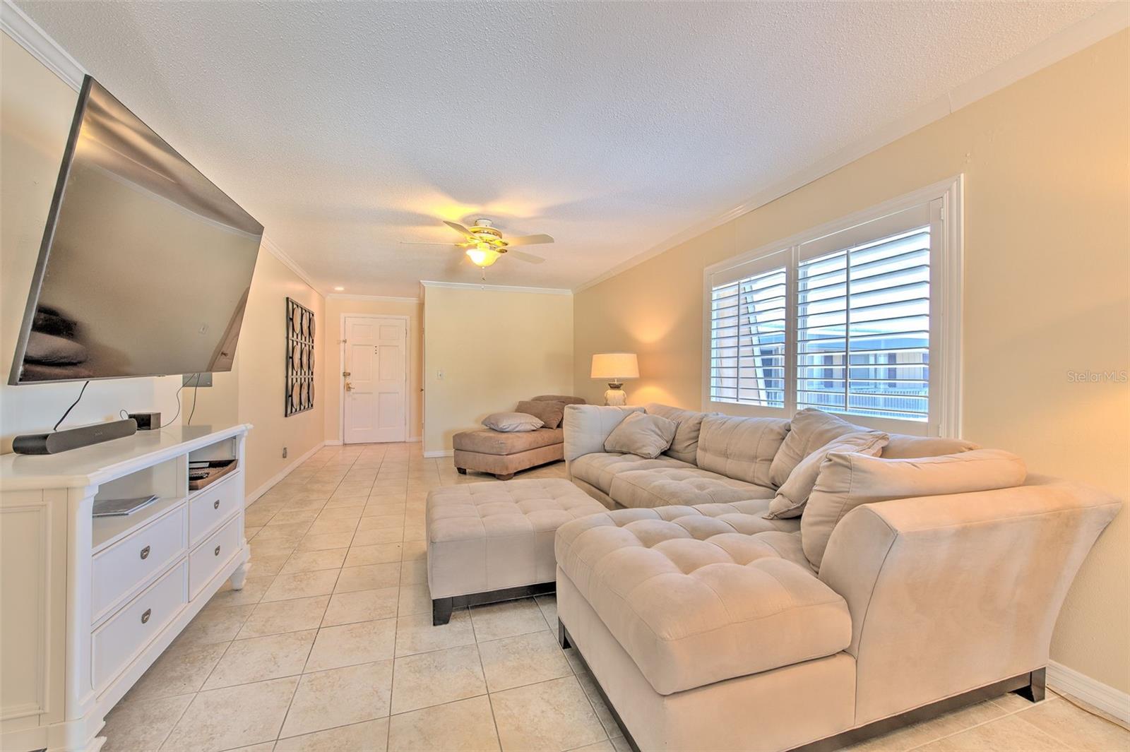 BAL HARBOUR CHATEAUX CONDOMINI - Residential
