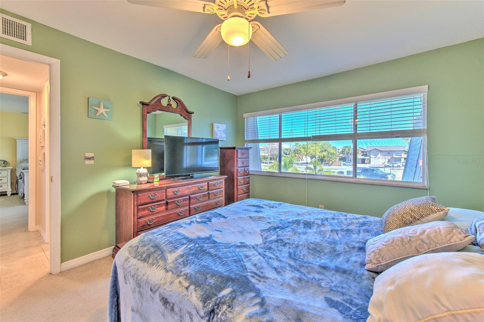 BAL HARBOUR CHATEAUX CONDOMINI - Residential