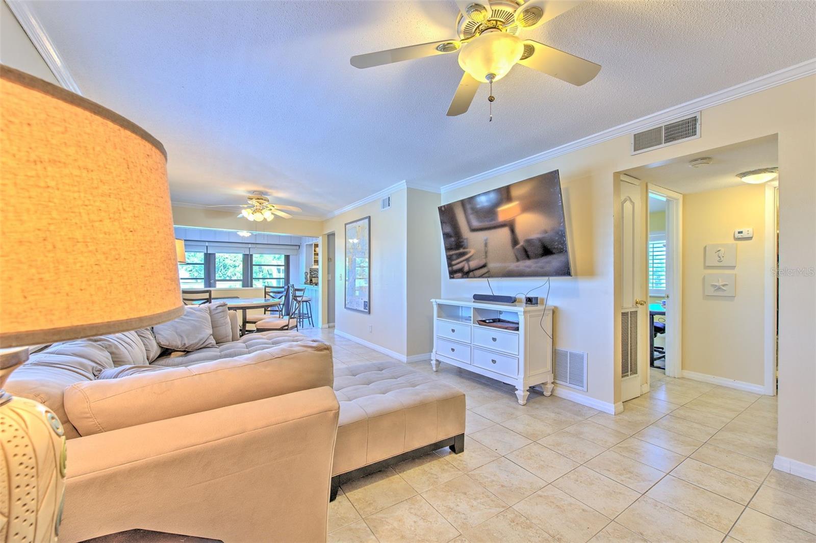BAL HARBOUR CHATEAUX CONDOMINI - Residential