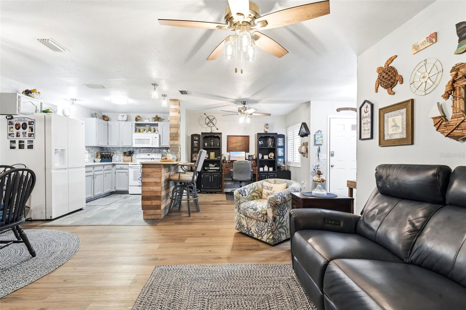 BREEZEWOOD VILLAGE CONDO PH 01-04 - Residential