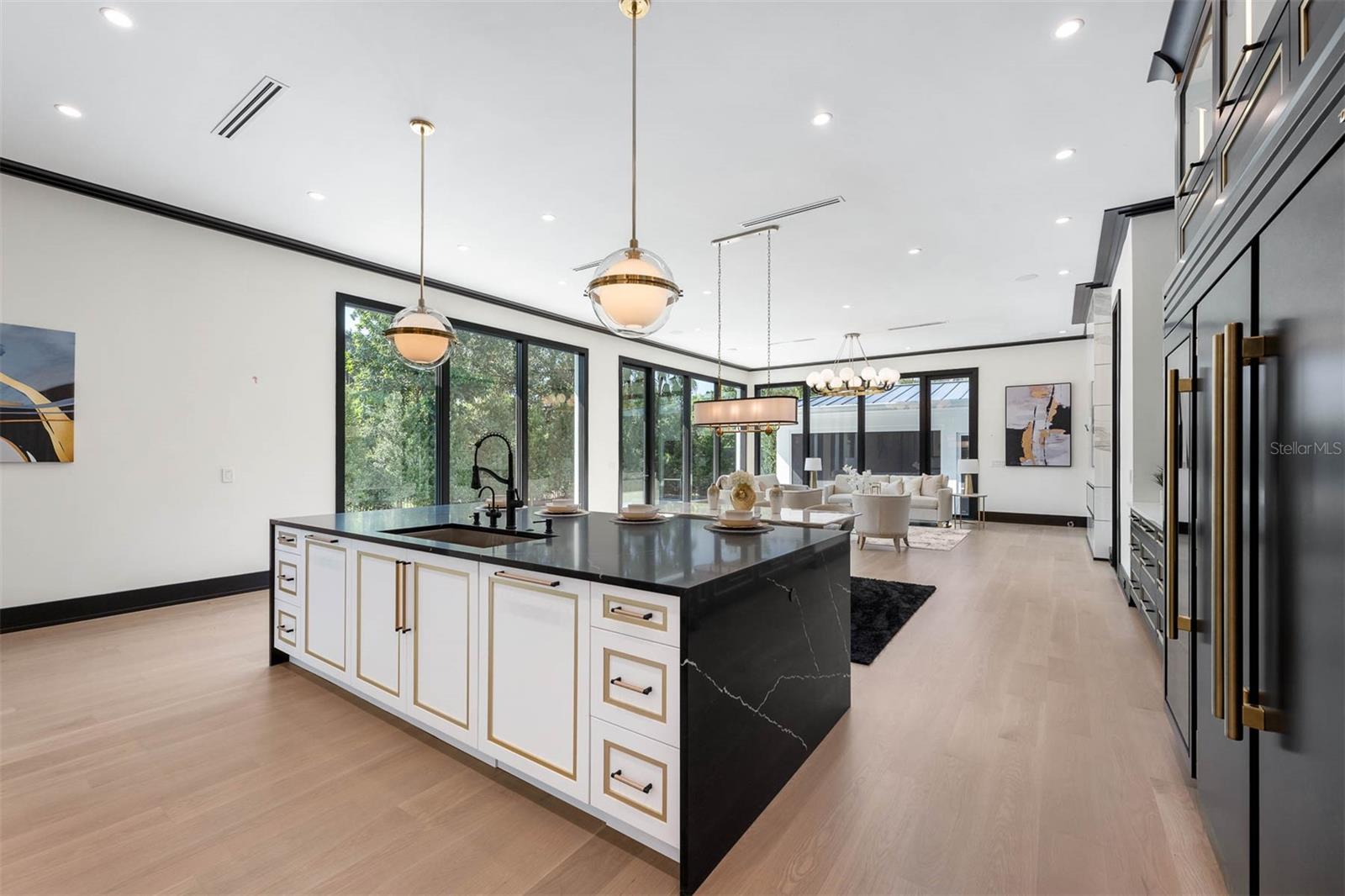 FOREST HILLS - Residential