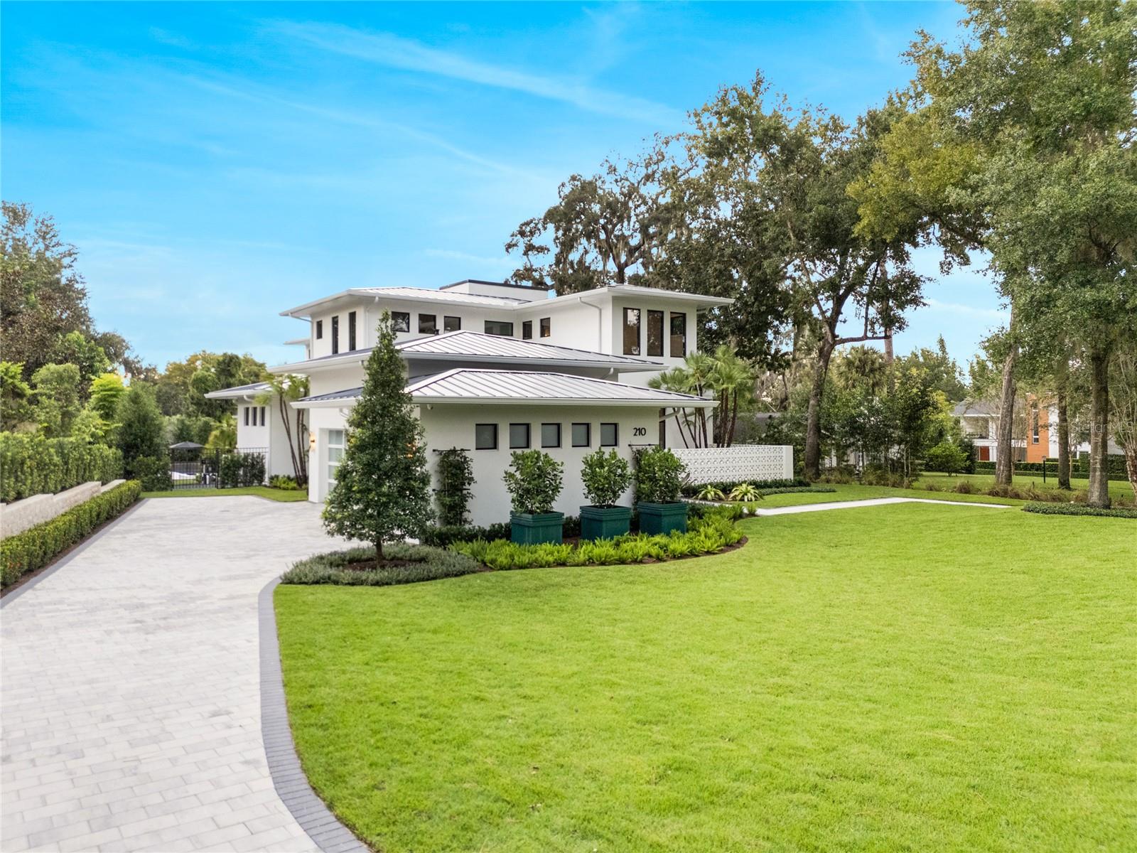FOREST HILLS - Residential