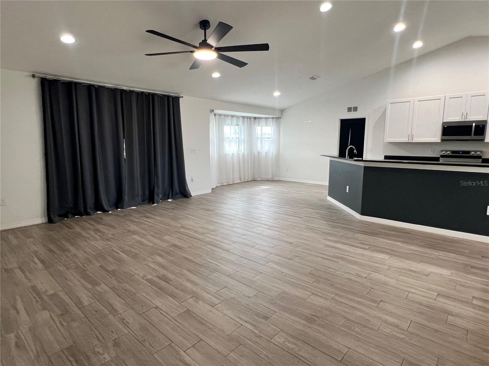 CENTRAL RIDGE ESTATES - Residential