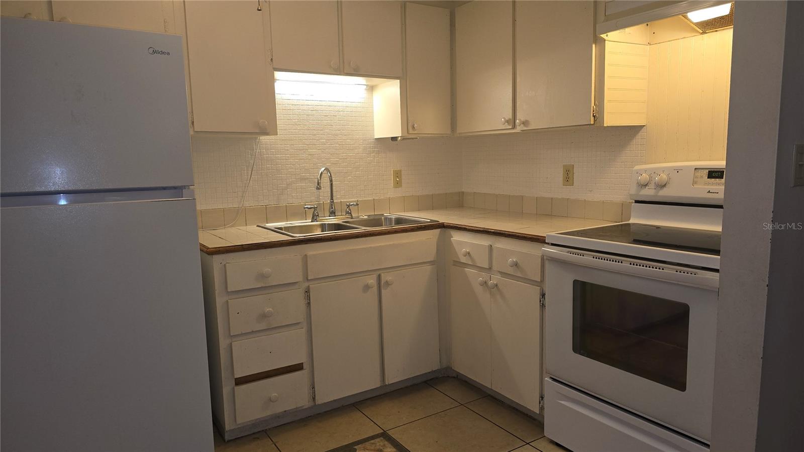 TIFFANY ARMS CONDO - Residential