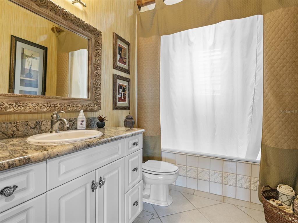 KEENES POINTE UNIT 2 - Residential