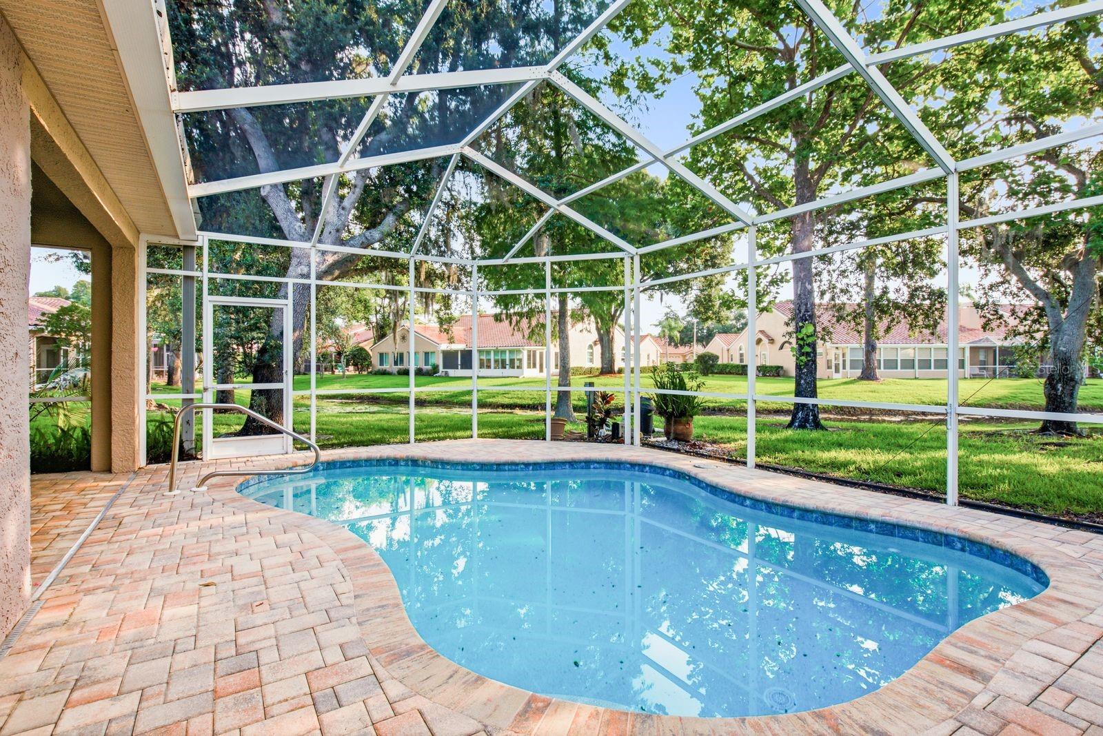 SALEM SQUARE - Residential