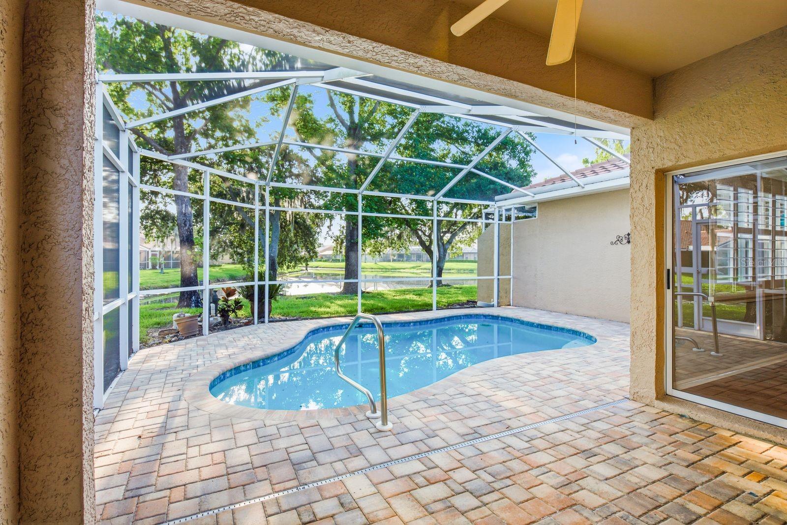 SALEM SQUARE - Residential