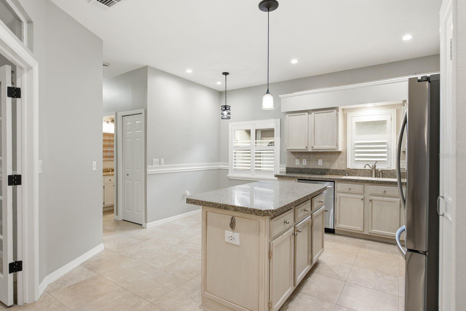 SALEM SQUARE - Residential