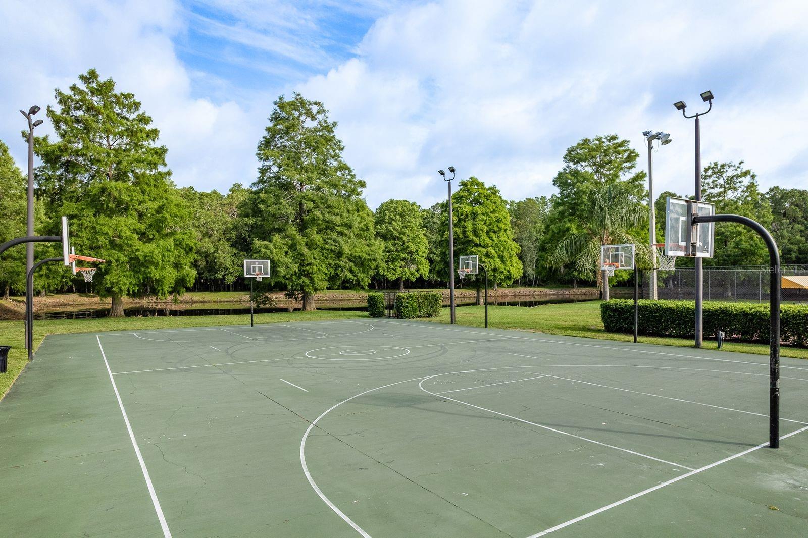 SALEM SQUARE - Residential