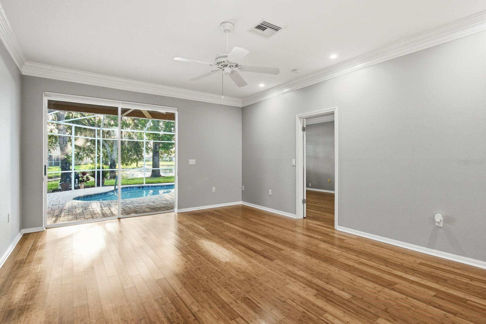 SALEM SQUARE - Residential