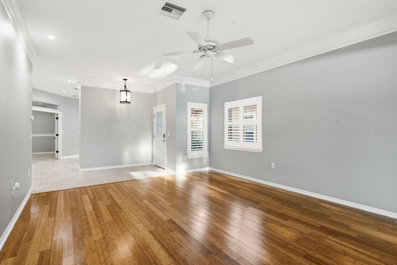 SALEM SQUARE - Residential