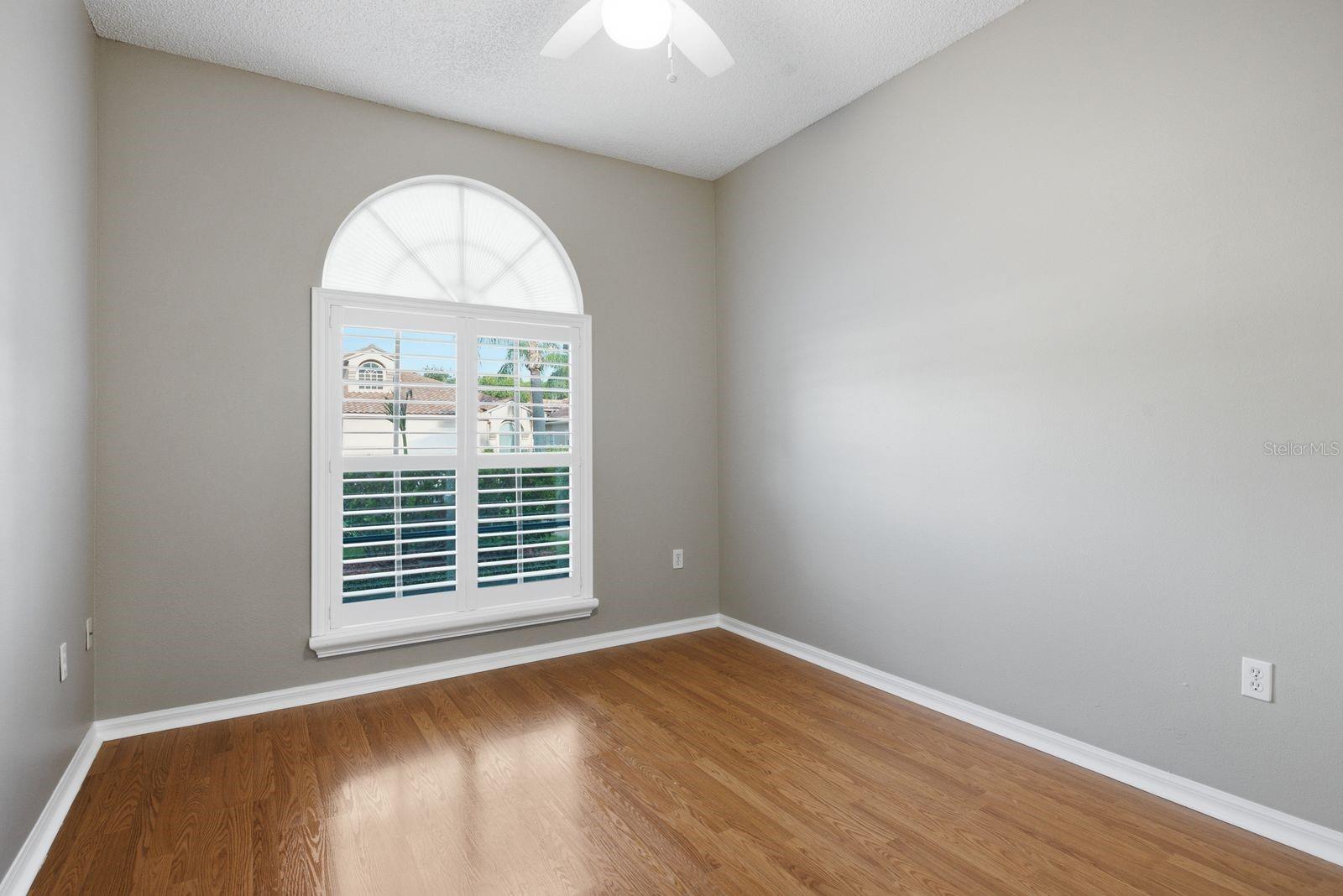 SALEM SQUARE - Residential